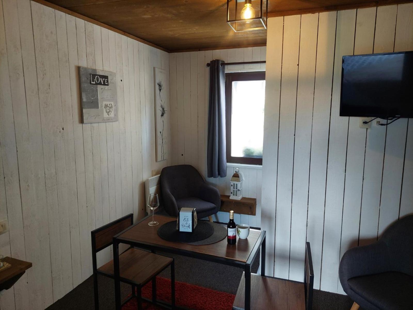 La Petite Suisse Bed & Breakfast Malmedy Bagian luar foto