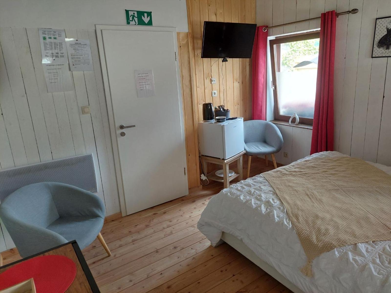 La Petite Suisse Bed & Breakfast Malmedy Bagian luar foto
