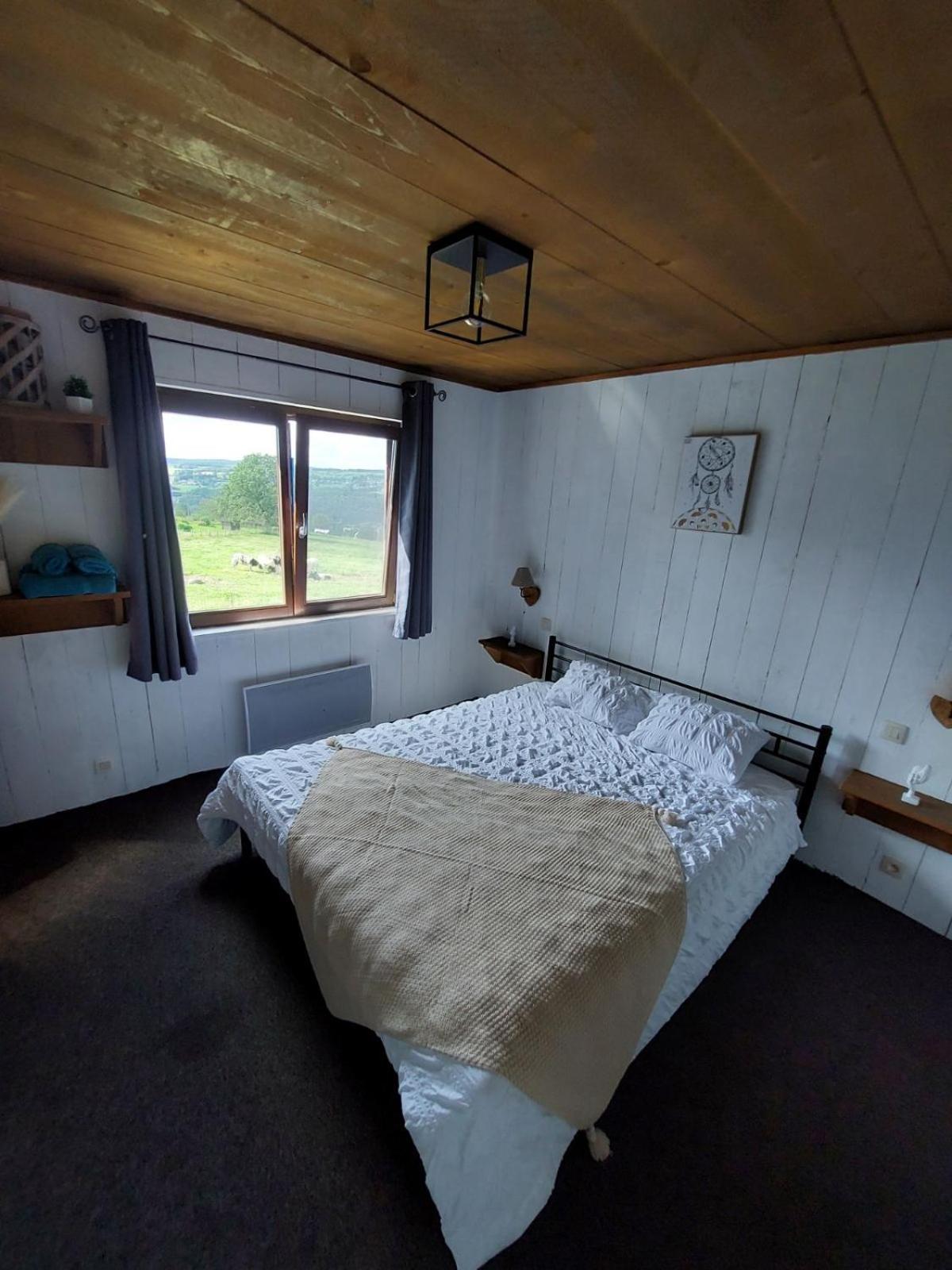 La Petite Suisse Bed & Breakfast Malmedy Bagian luar foto